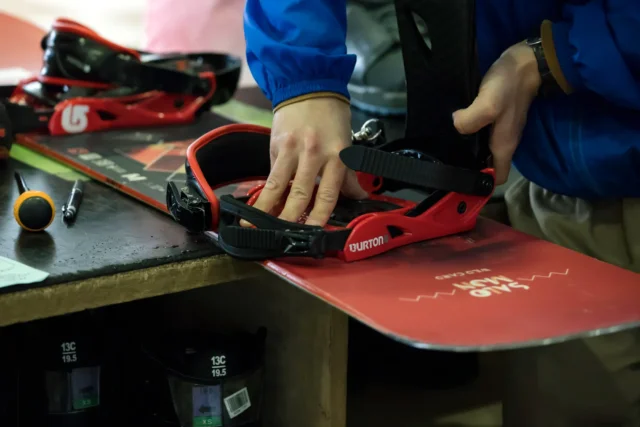 スノーボードのバインディングやブーツの分別はどうすればいい?